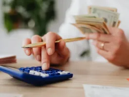 Crisis económica en Argentina: 60% de adultos endeudados y creciente morosidad.