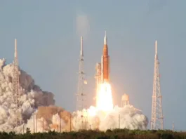 La cápsula Orión del Artemis II se prepara para su reentrada a la Tierra a gran velocidad.