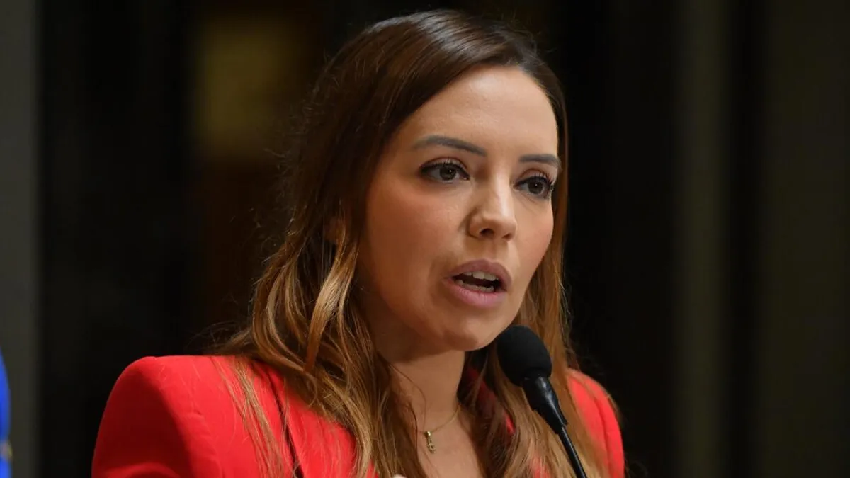 La Fiscalía investiga a la senadora Camila Flores por presunto fraude al fisco.