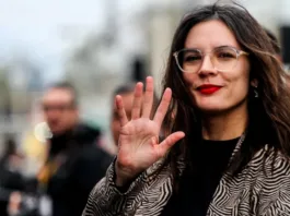 Camila Vallejo se une al PC y participará en foros sobre democracia digital.