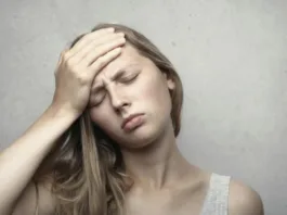 Causas alarmantes de cefalea en niños: deshidratación