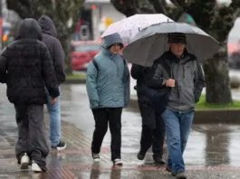 Tres sistemas frontales afectarán Chile con lluvias y vientos intensos.