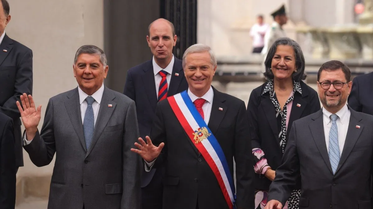 La Contraloría recuerda a ministros la importancia de la legalidad y transparencia.