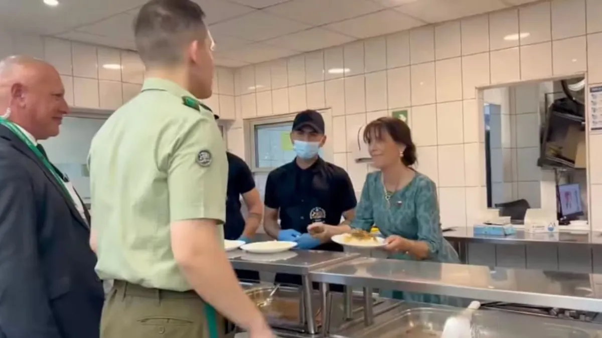 La Contraloría pide informe tras video de la Primera Dama sin protección sanitaria.