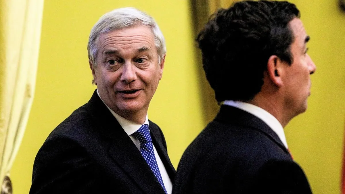 Diputados piden investigar reunión en La Moneda por uso de recursos públicos.