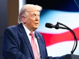 Trump advierte a Irán sobre severas consecuencias por el bloqueo en Ormuz.