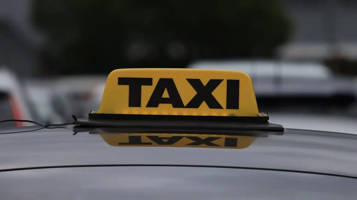 El Gobierno de Chile otorga un bono mensual de $100.000 a taxistas por seis meses.