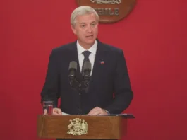 Guillermo Larraín cuestiona la comparación del déficit fiscal con un presupuesto familiar.