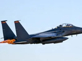 Un avión de combate estadounidense se estrella en Irán; se inicia operación de rescate.