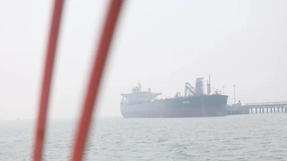 Irán permite el tránsito seguro de buques con ayuda humanitaria por Ormuz.