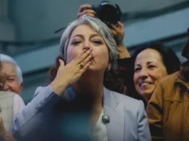 La USACH aclara la contratación de Jeannette Jara y desmiente rumores sobre su salario.