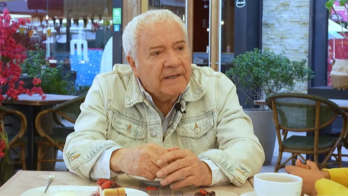 José Alfredo 'Pollo' Fuentes reflexiona sobre el respeto hacia las personas mayores.