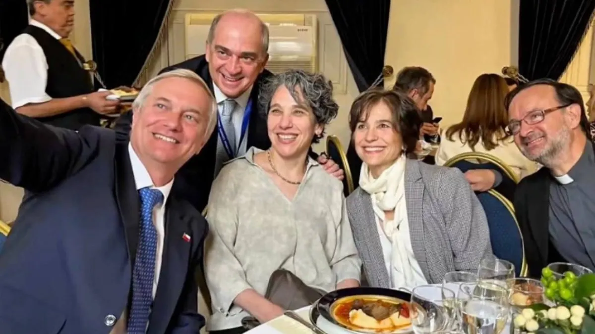 Kast organiza almuerzo en La Moneda con excompañeros de la PUC