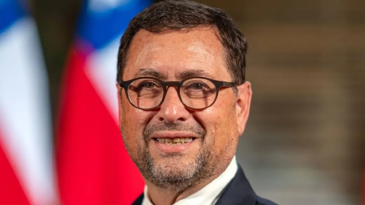 El ministro Pérez Mackenna revela su declaración de intereses y lujosos activos.