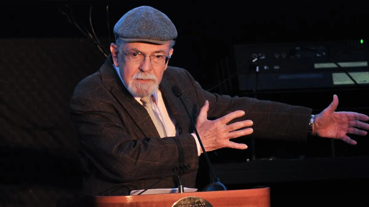 José Maza advierte sobre el lento avance del hidrógeno verde en Chile y sus desafíos.