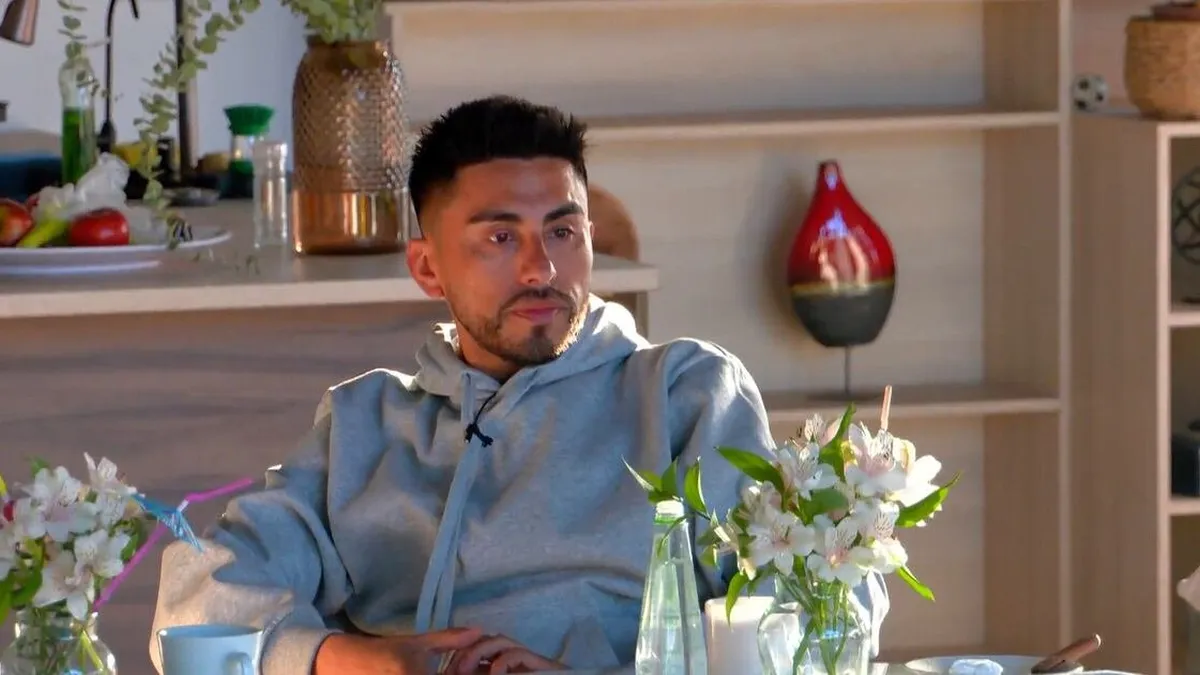 Kanela de "Noche de brujas" comparte su lucha familiar y consejos para su hijo.