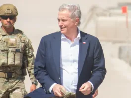 La Moneda acelera expulsiones de migrantes irregulares ante críticas al plan de Kast.