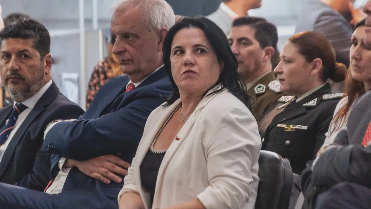 Senadores de oposición proponen Ley Steinert para inhabilitar fiscales en política.