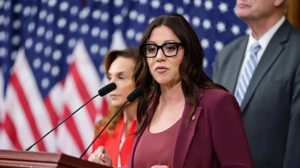 Lori Chavez DeRemer renuncia como secretaria de Trabajo en medio de una investigación.