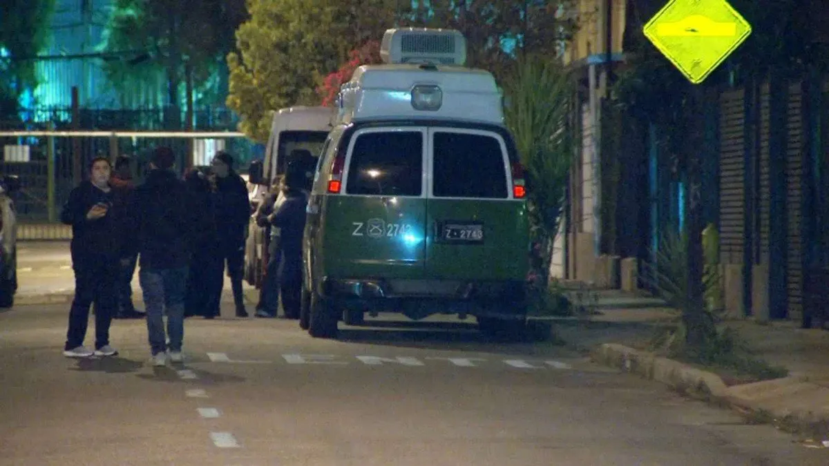 Joven de 17 años defiende su hogar y hiere a un asaltante en Maipú.