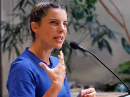 Maite Orsini y Roberto Cox desmienten rumores de romance en medios.