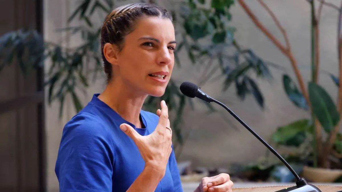 Maite Orsini y Roberto Cox desmienten rumores de romance en medios.