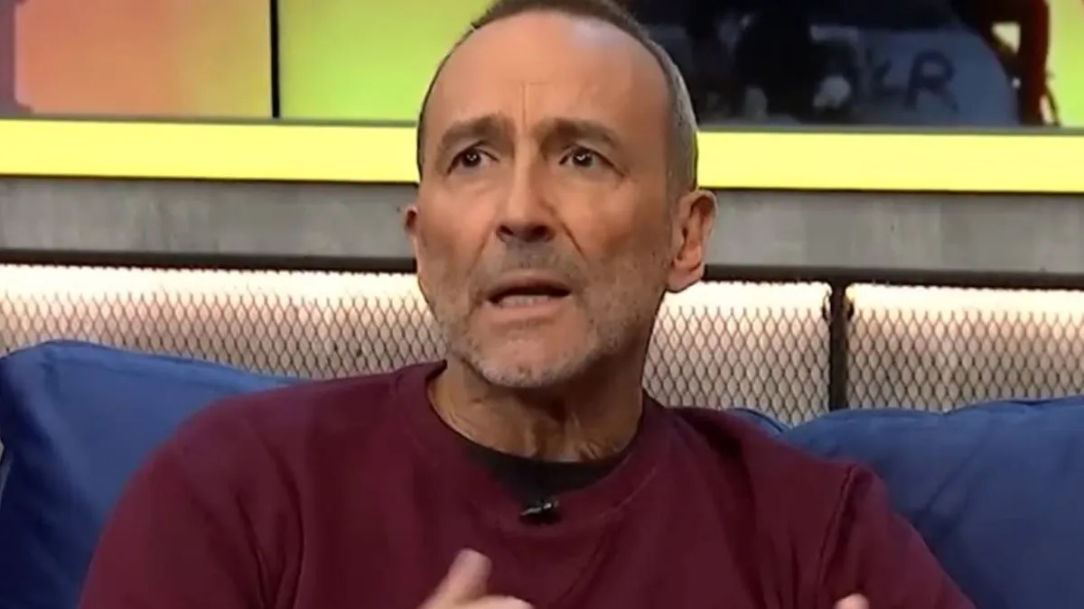 Mauricio Hofmann denuncia la falta de rigor en los medios al cubrir a políticos.