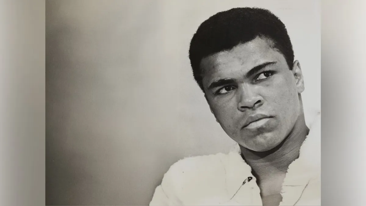 Muhammad Ali: boxeador icónico y símbolo de resistencia social y política.
