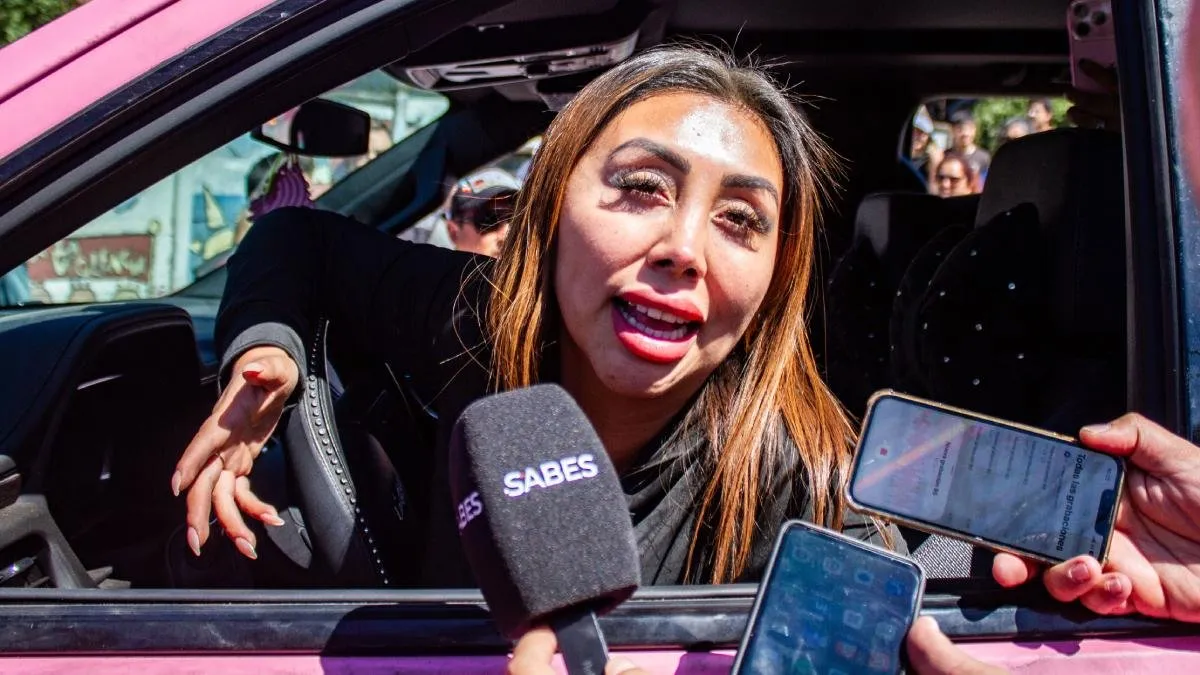 La ONG No Chat denuncia a Naya Fácil por transmitir en vivo mientras conduce.