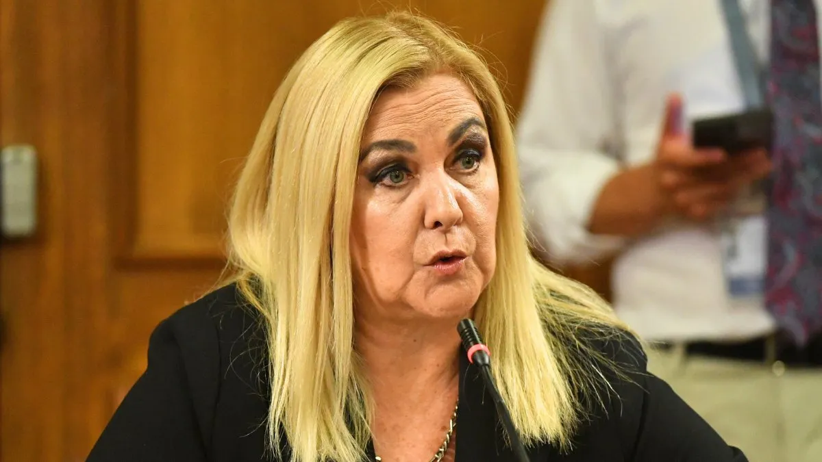 Pamela Jiles critica la gestión económica de Kast y advierte sobre un posible "golpe blando".