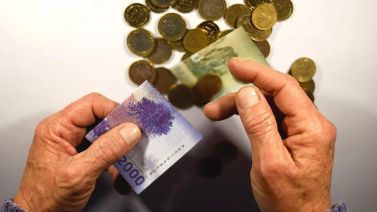 Aumentos en la Pensión Garantizada Universal benefician a mayores desde 2026.