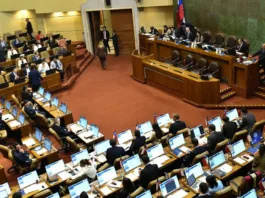 Diputados debaten preocupaciones sobre el Plan Nacional de Reconstrucción.