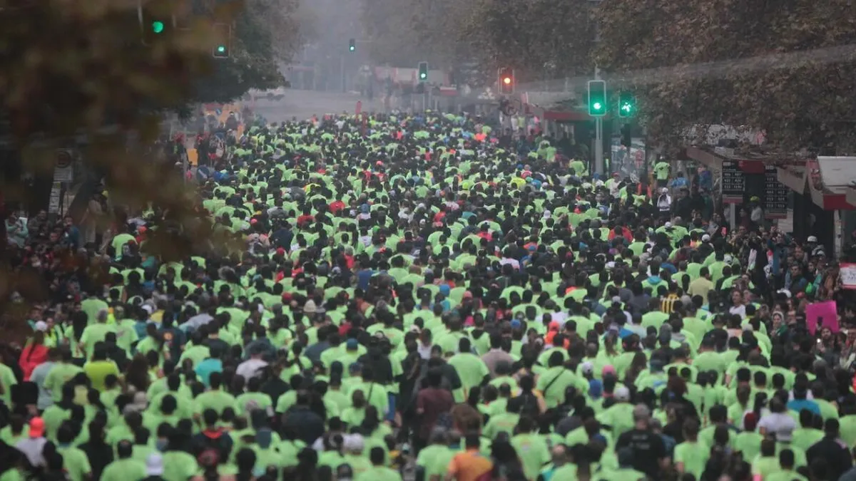 Desvíos y cortes de calles en Santiago por la Maratón del 26 de noviembre.