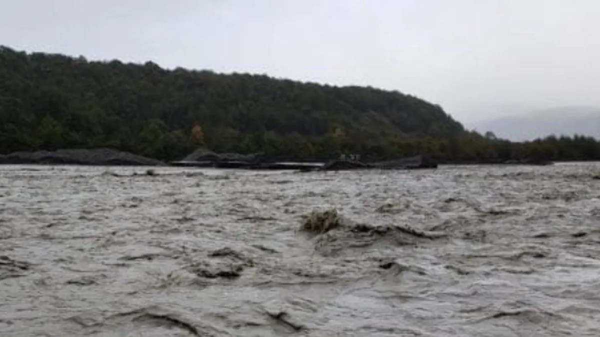 Senapred monitorea Alerta Roja en O'Higgins por desborde del río Mosco.