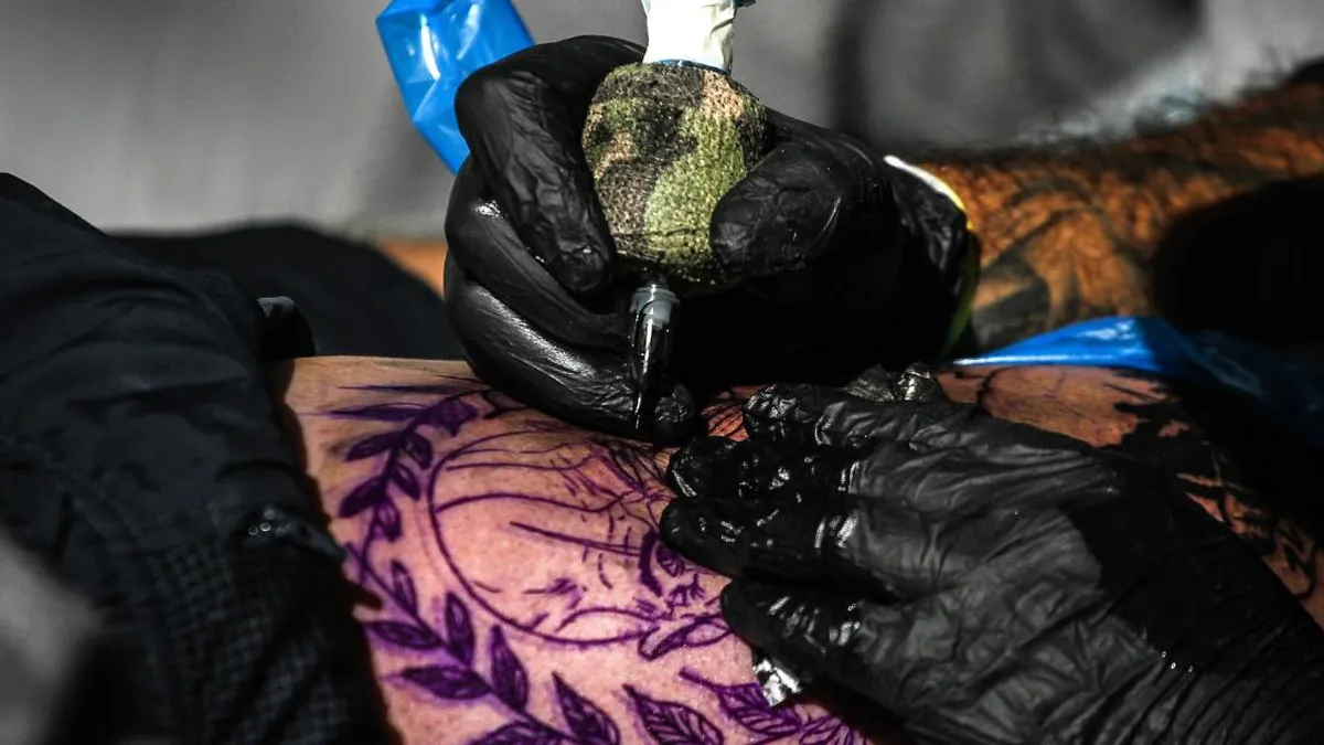 Las tintas de tatuajes pueden afectar el sistema inmunitario y la respuesta a vacunas.