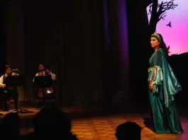 El Teatro Municipal de Santiago suma funciones de "La danza del oso" por su éxito.