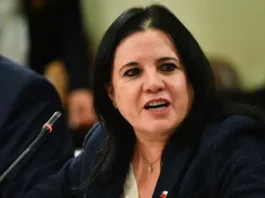 La ministra Trinidad Steinert defiende la autonomía en la PDI y aboga por mejores políticas.