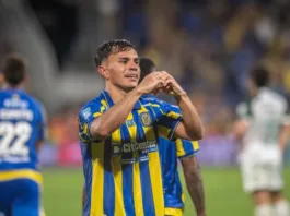 Vicente Pizarro anota en el último minuto y da la victoria a Rosario Central 2-1.