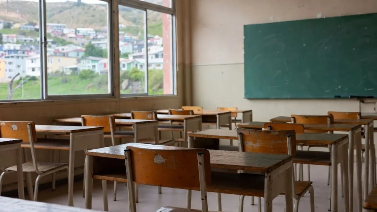 Detienen a estudiante por amenazas de tiroteo en Villarrica; clases suspendidas en Valparaíso.